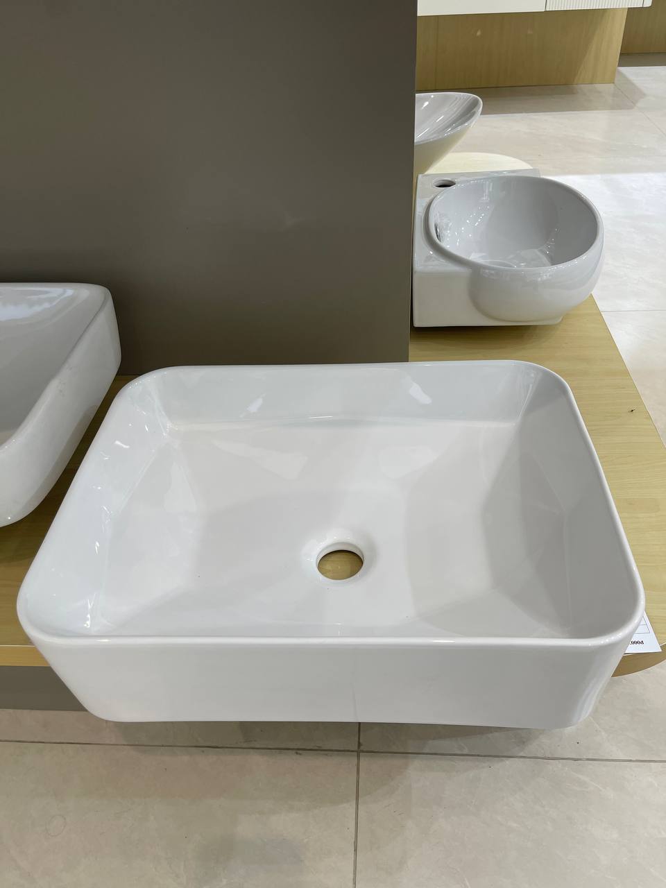 Chậu lavabo đặt dương VINTECH VT-1417 - Ảnh 2