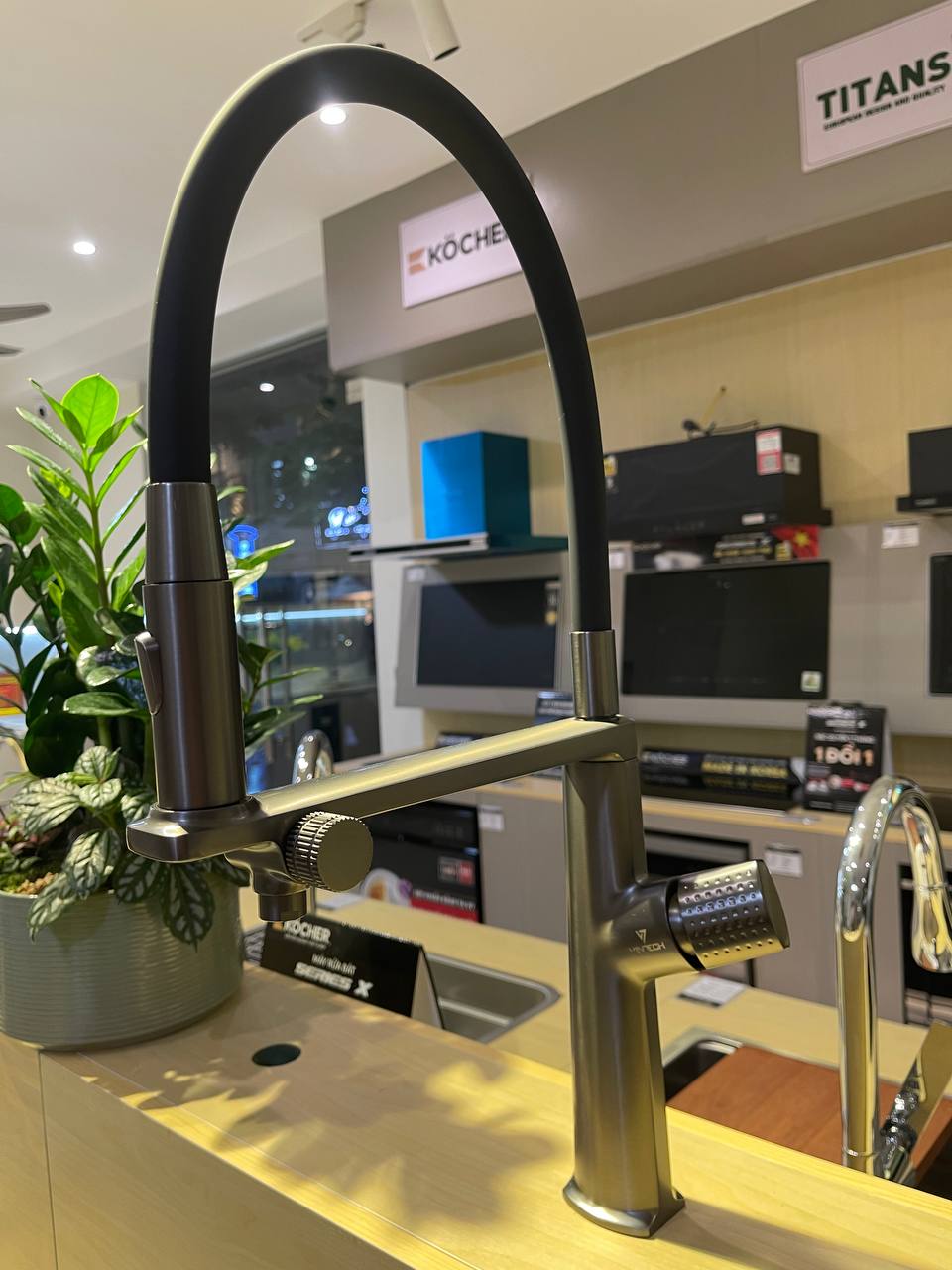 Vòi rửa bát VINTECH VT-010A