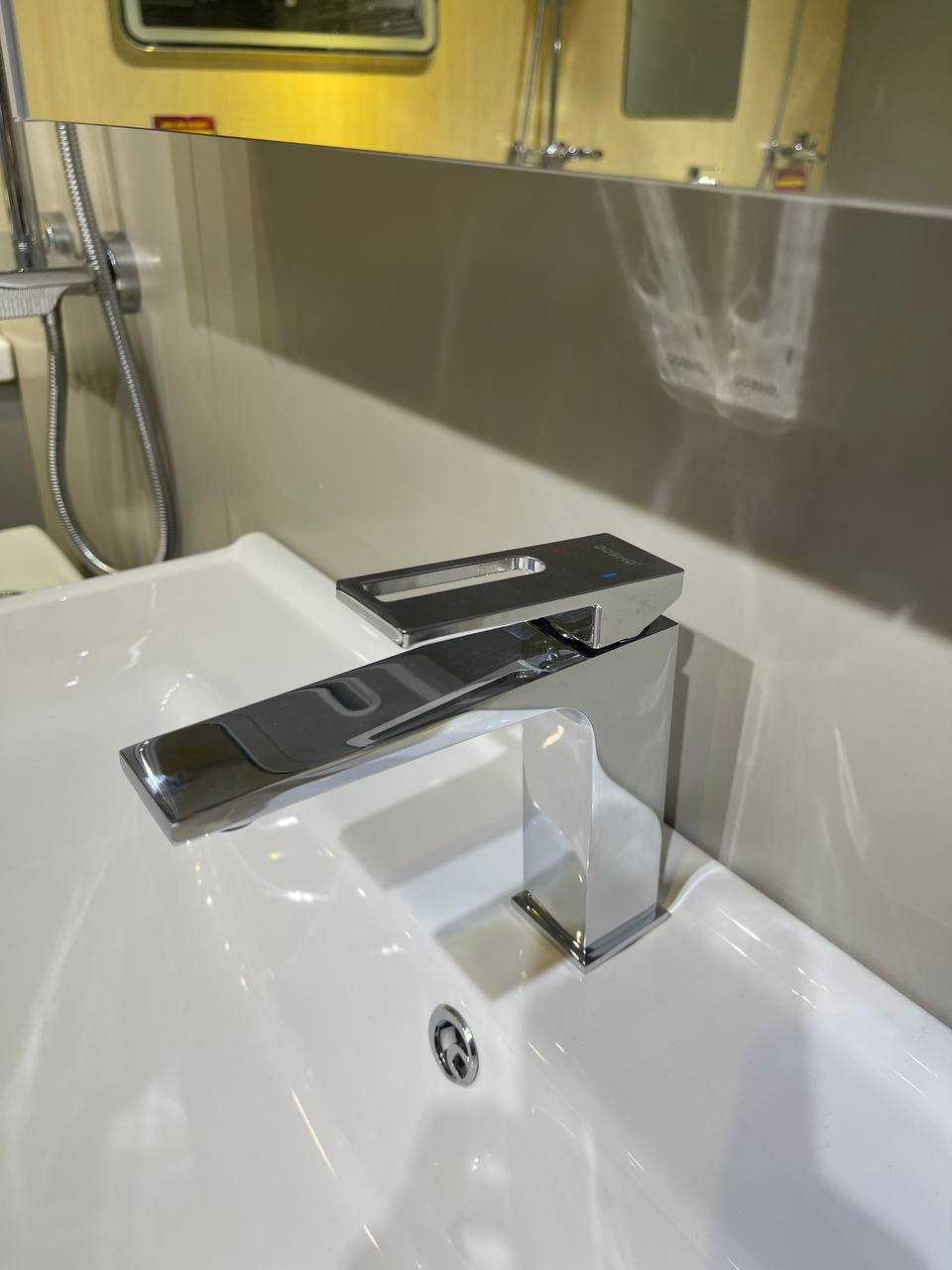 Vòi lavabo DS-137D